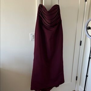 Elegant Burgundy Strapless Dress